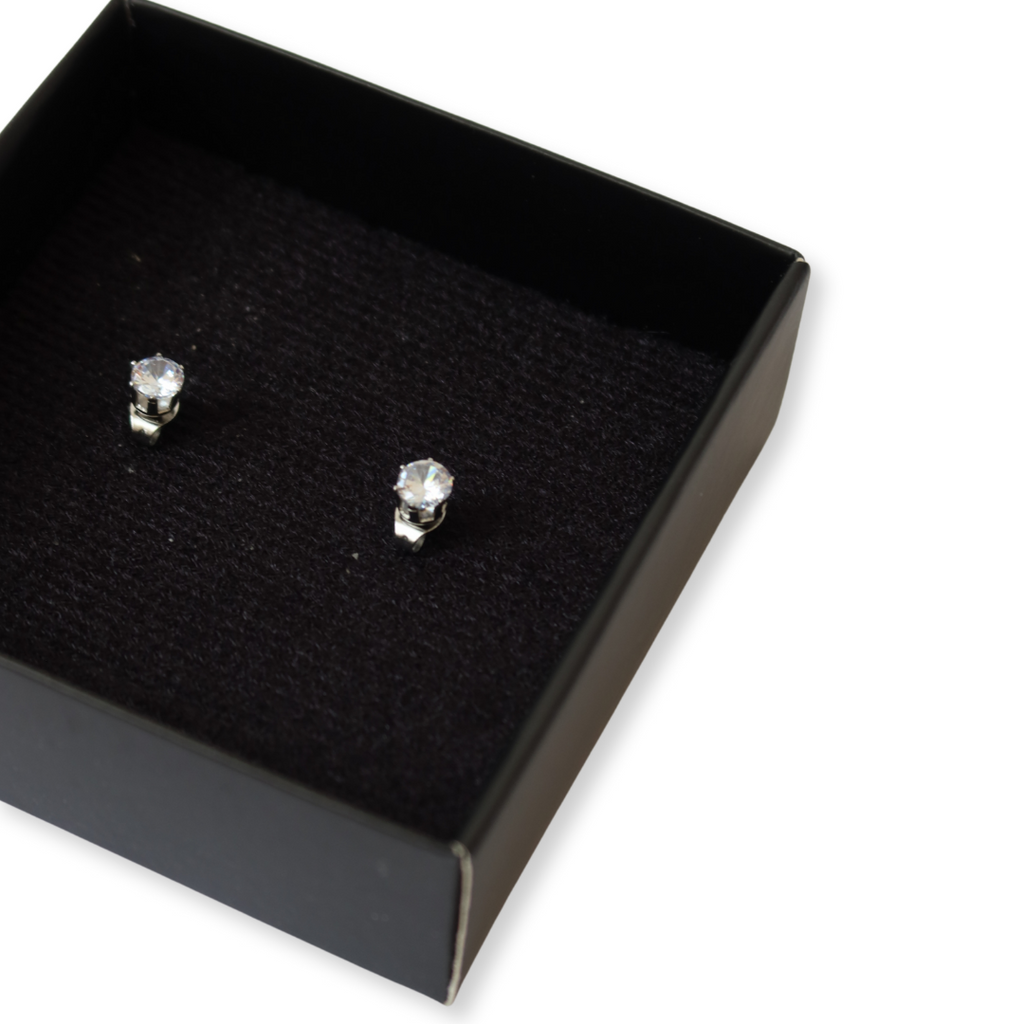 Brinco ponto de luz em prata 925